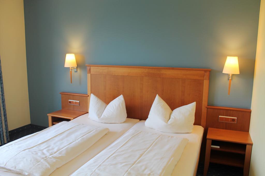 Hotel Und Restaurant Eurohof Duisbourg Extérieur photo